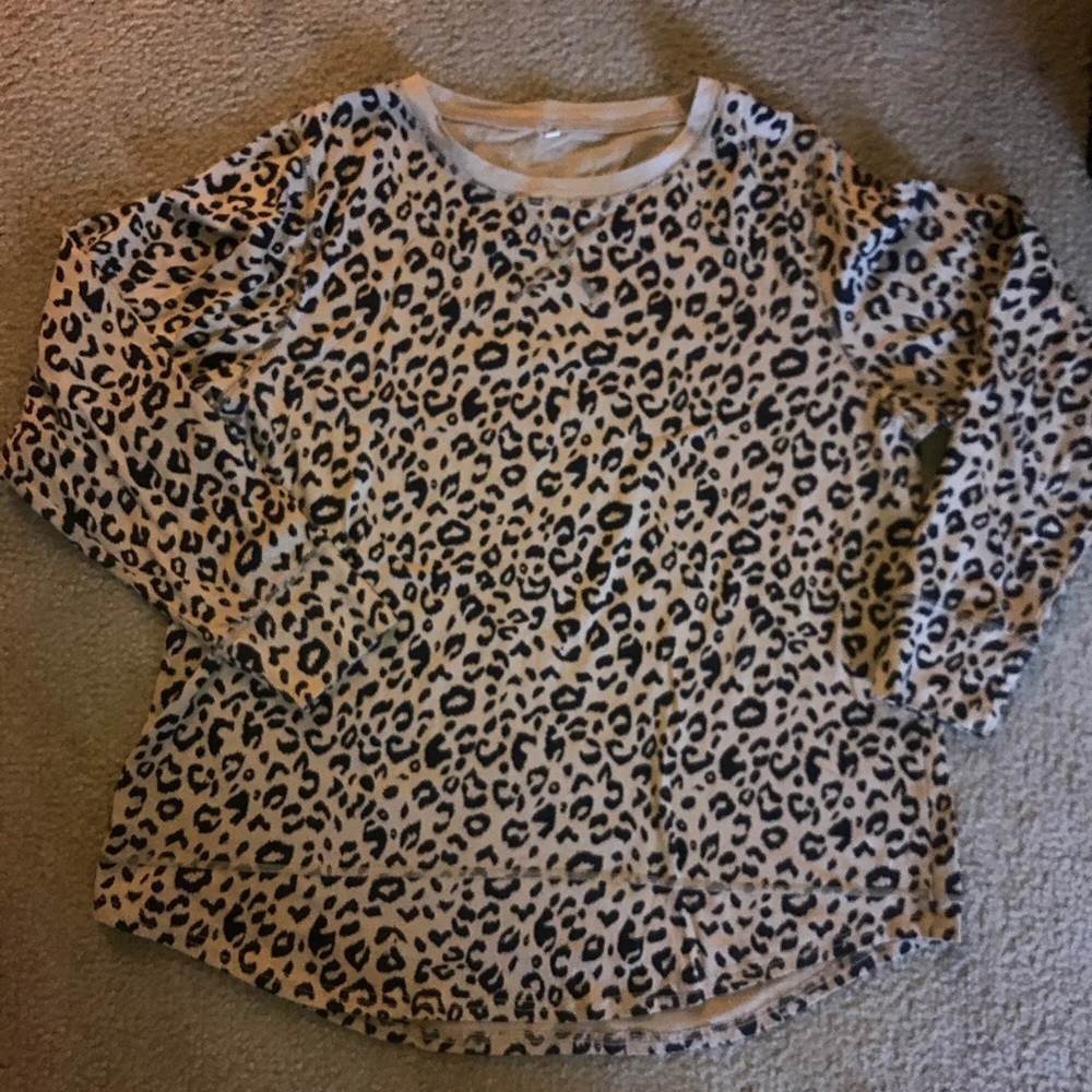 Long sleeve leopard shirt
